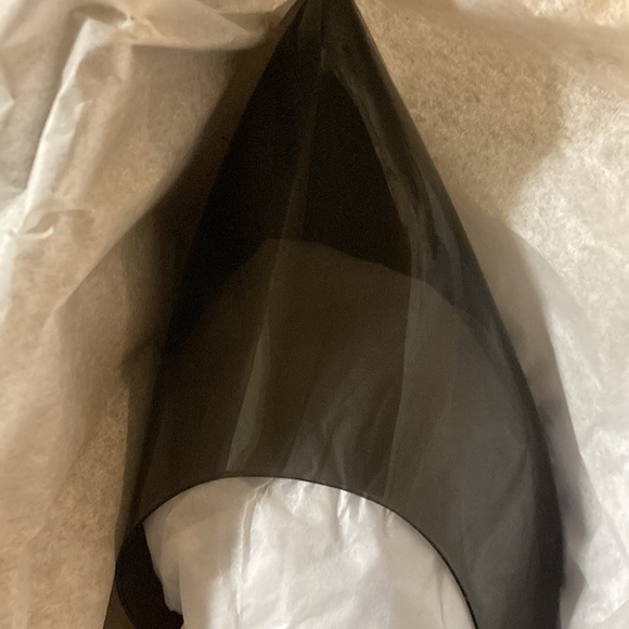 Heels - Picture 6 of 6